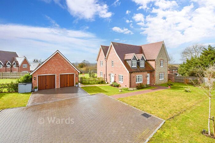 4 Bedroom Detached House For Sale In Vicarage Fields, Linton, Maidstone, Kent, ME17