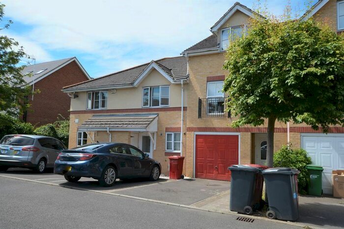 2 Bedroom Terraced House To Rent In Chaucer Way, Slough, SL1