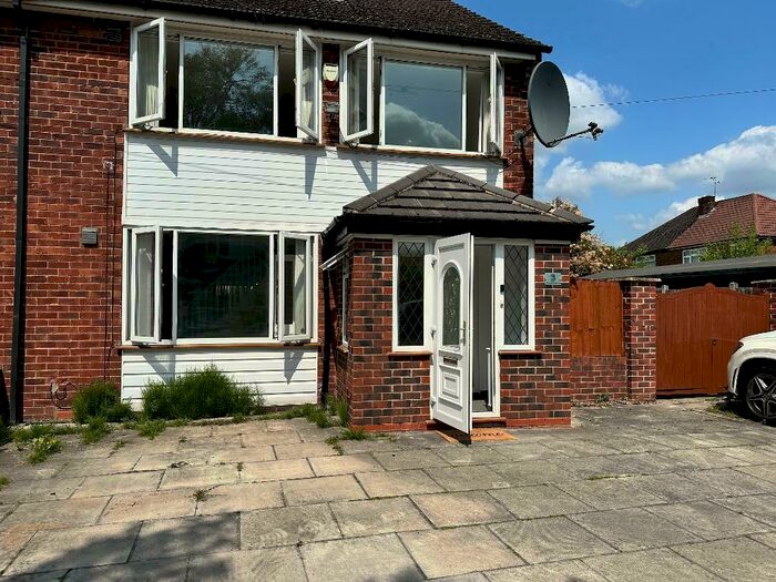 4 Bedroom Semi-Detached House To Rent In Goldie Avenue&#;&#;, Manchester, Healed Green, United Kingdom, M22