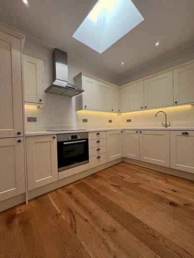 2 Bedroom Flat To Rent In Main Road, BS49