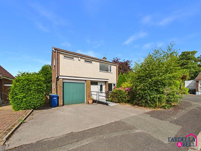 3 Bedroom Detached House For Sale In Hallwood Close, Burnley, BB10