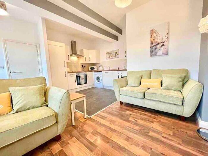 2 Bedroom Flat To Rent In - Half Edge Lane, Eccles, Manchester, M30