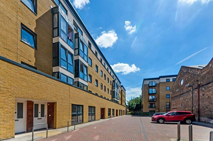 2 Bedroom Flat To Rent In Forge Square, Isle Of Dogs, London, E14