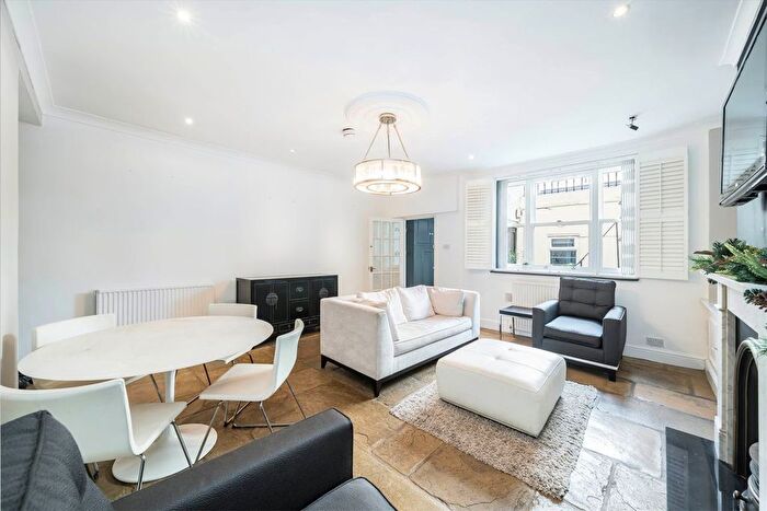 3 Bedroom Flat To Rent In St. George's Drive, Pimlico, SW1V