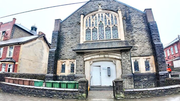 2 Bedroom Flat For Sale In High Street, Newbridge, NP11