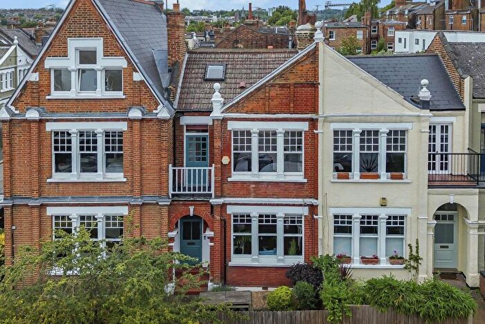 4 Bedroom Terraced House For Sale In Harvey Road, N8