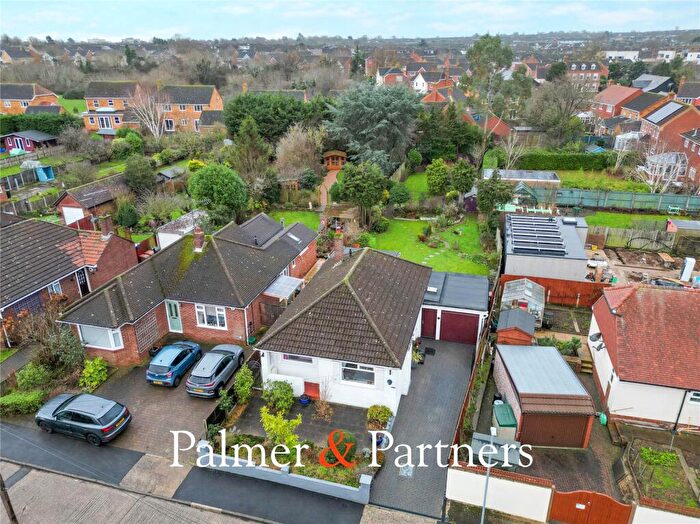 3 Bedroom Bungalow For Sale In Fraser Close, Chelmsford, Essex, CM2