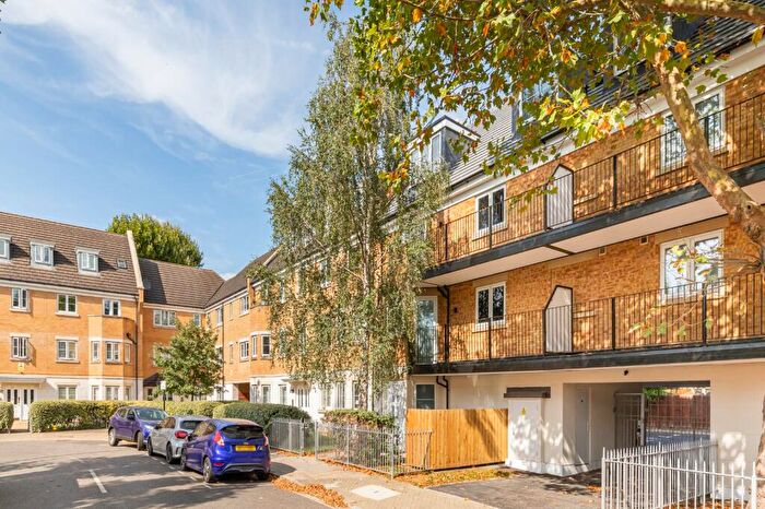 10 Bedroom Flat For Sale In Blakes Road, London, SE15