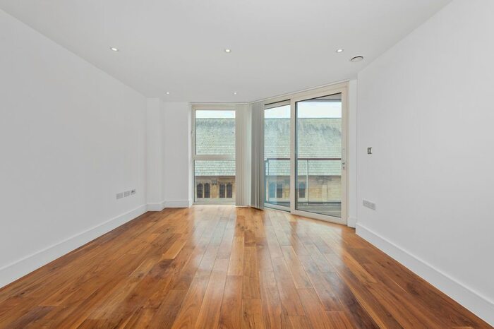 2 Bedroom Flat To Rent In Titan Court, Mill Hill, NW7