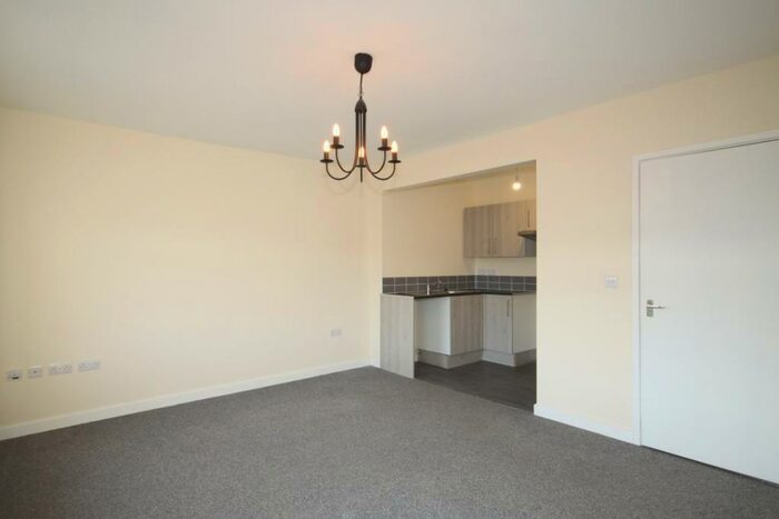 1 Bedroom Flat To Rent In Murston Road, Sittingbourne, ME10