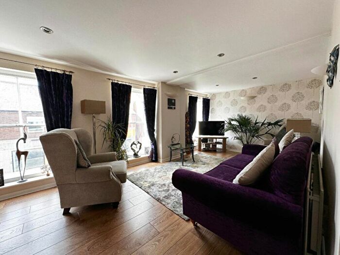 2 Bedroom Apartment For Sale In Apartment, Station Road, Kenilworth, CV8