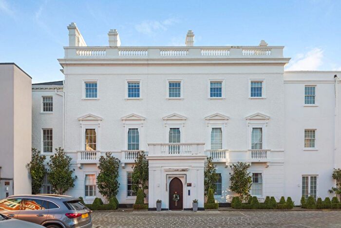 3 Bedroom Flat For Sale In Egerton Drive, Isleworth, TW7