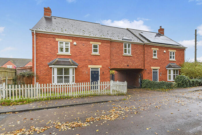 4 Bedroom Link Detached House For Sale In Milestones, Biggleswade, SG18