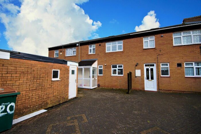 5 Bedroom Semi-Detached House To Rent In Langwood Close, Coventry, CV4