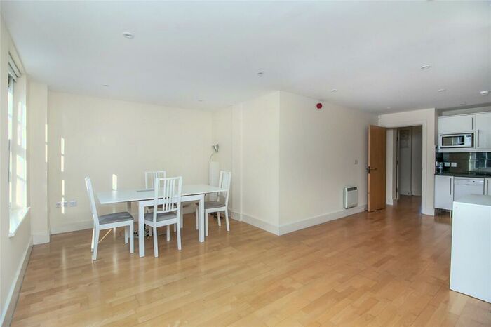 1 Bedroom Apartment To Rent In Kingsland Road, Shoreditch, London, E2