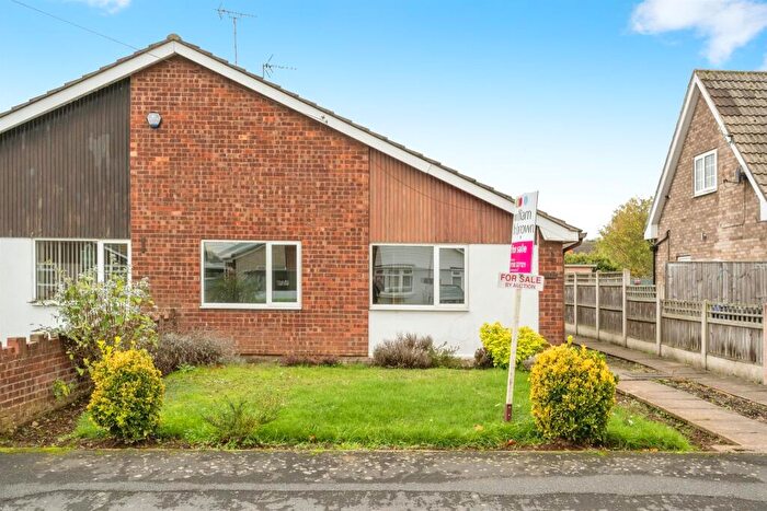 3 Bedroom Semi-Detached Bungalow For Sale In Oakwood Drive, Armthorpe, Doncaster, DN3