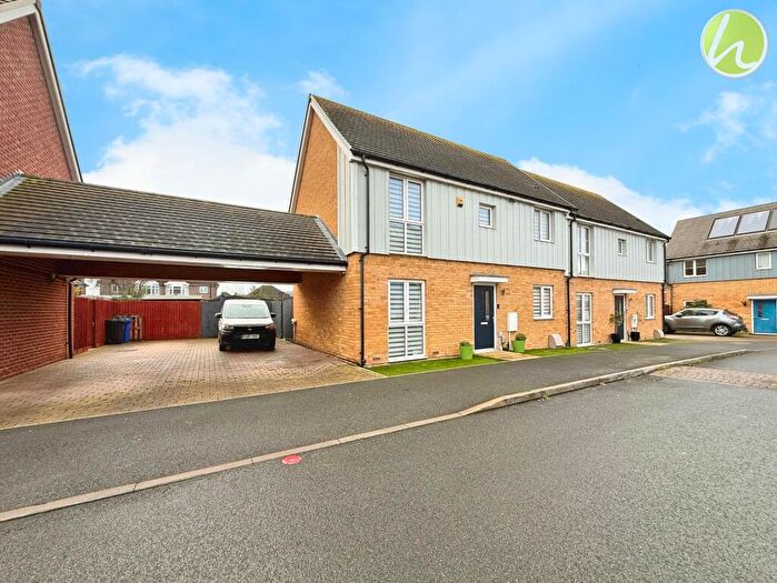 3 Bedroom Semi Detached House For Sale In Heathland Way, Grays, RM16