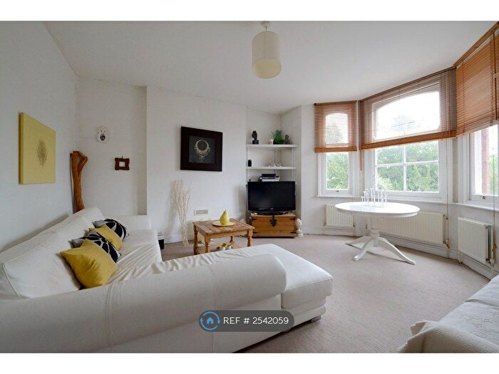 2 Bedroom Flat To Rent In Mount Avenue, London, W5