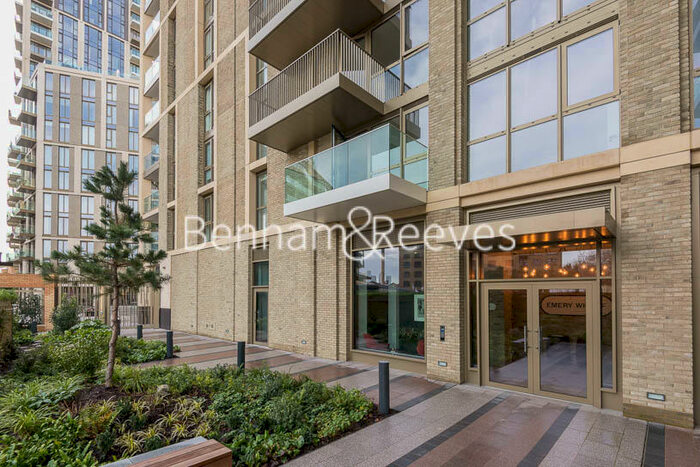 2 Bedroom Flat To Rent In Emery Way, London, E1W