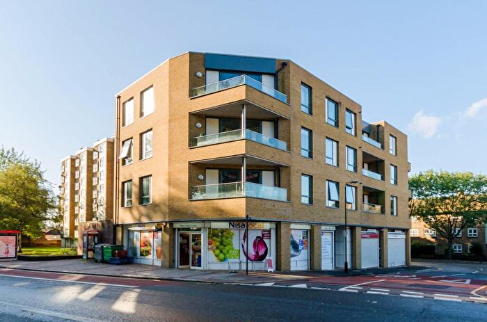 2 Bedroom Flat To Rent In Paul Street, Stratford, London, E15