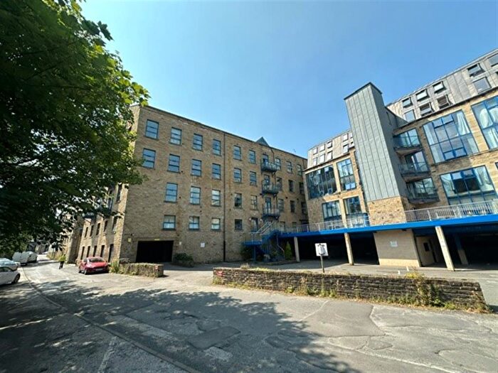 2 Bedroom Apartment To Rent In West Street, Sowerby Bridge, HX6