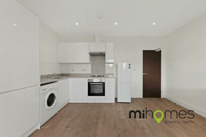 1 Bedroom Apartment To Rent In Key Point, Potters Bar, EN6