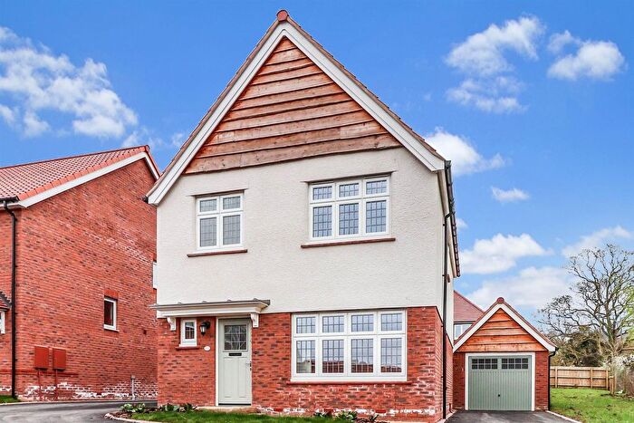 3 Bedroom Property To Rent In Honeysuckle Avenue, Cheltenham, GL53