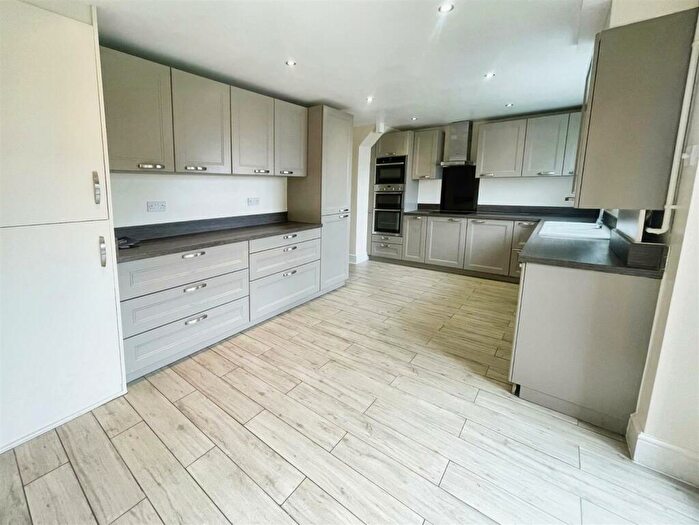 3 Bedroom House To Rent In Nicolas Walk, Grays, RM16