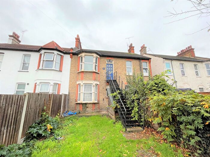 2 Bedroom Flat To Rent In Westborough Road, Westcliff-On-Sea, SS0