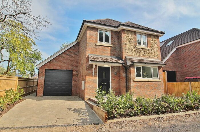 4 Bedroom Detached House To Rent In Firs Field House, Bridle Path, Horndean, PO8