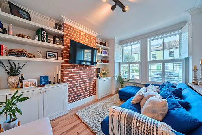 1 Bedroom Flat For Sale In Cowper Road, Wimbledon, London, SW19