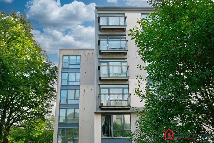 2 Bedroom Flat To Rent In Brabloch Park, Paisley, Renfrewshire, PA3