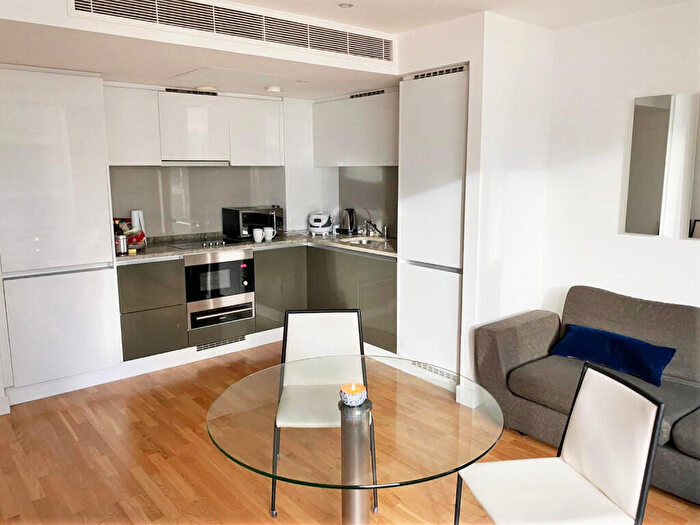 1 Bedroom Flat To Rent In Landmark West Tower, Marsh Wall, London, E14