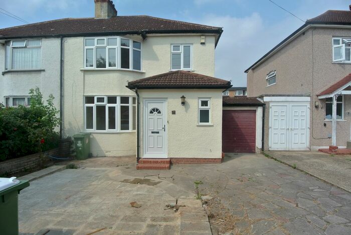 3 Bedroom Terraced House To Rent In First Avenue, Bexley, DA7