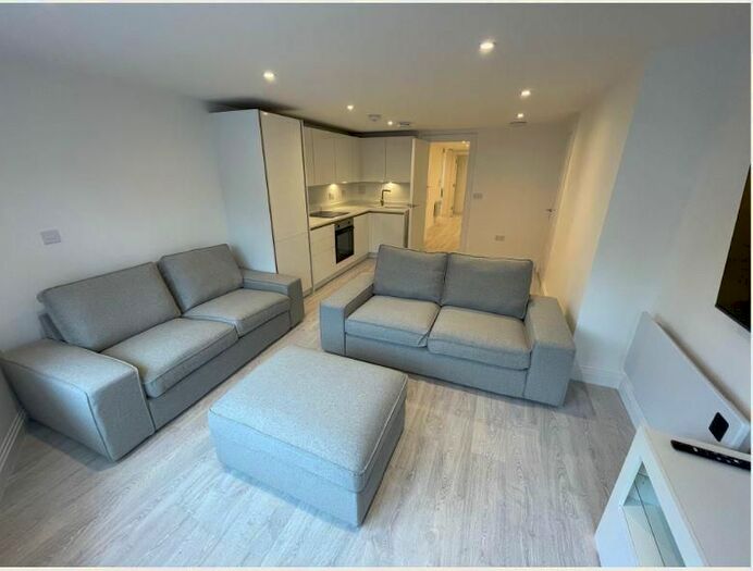 2 Bedroom Flat To Rent In Kings Walk, City Centre, RG1