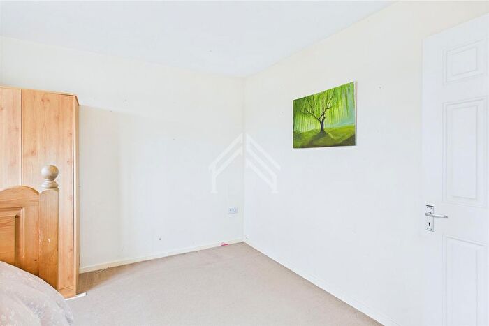 5 Bedroom Semi-Detached House For Sale In Nibthwaite Road, Harrow, HA1