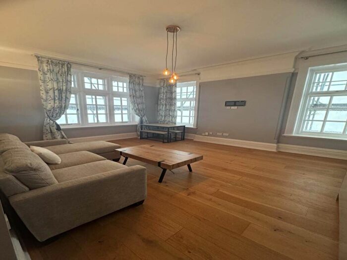 2 Bedroom Flat To Rent In Shire Hall, Pentonville, Newport, NP20