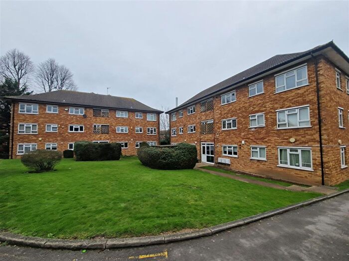 2 Bedroom Flat To Rent In The Paddocks, Wembley, HA9