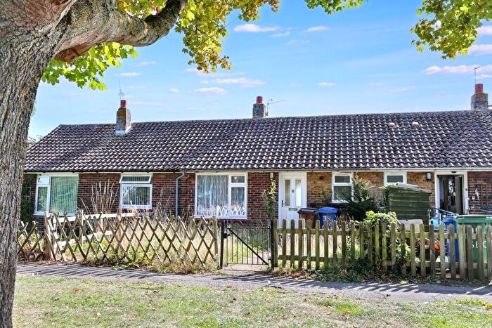 1 Bedroom Bungalow For Sale In Frognal Lane, Kent, ME9