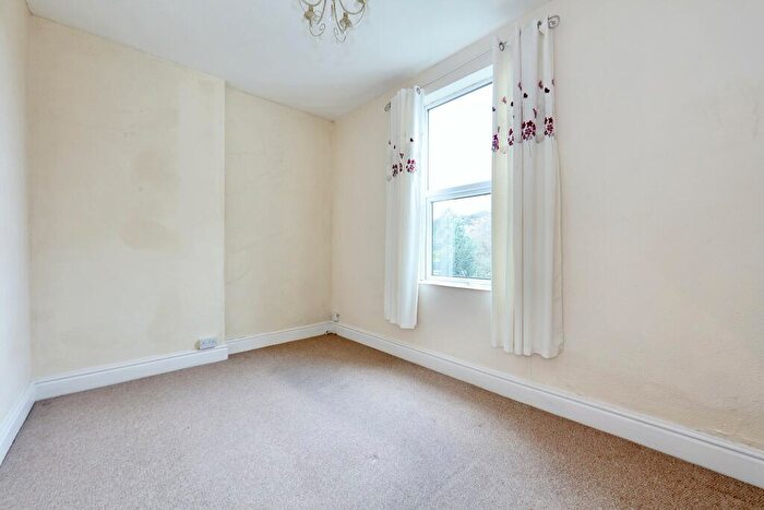 1 Bedroom Flat For Sale In First Floor Flat, Lawn House, Lawn Road, Stafford, Staffordshire, ST17