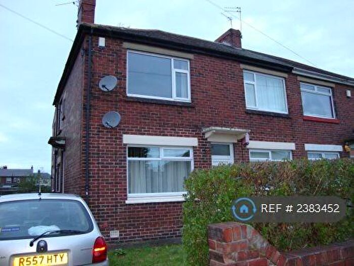 2 Bedroom Flat To Rent In Walkerdene, Newcastle Upon Tyne, NE6