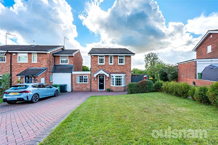 4 Bedroom Link Detached House For Sale In Kingscote Close Church Hill North, Redditch, Worcestershire, B98