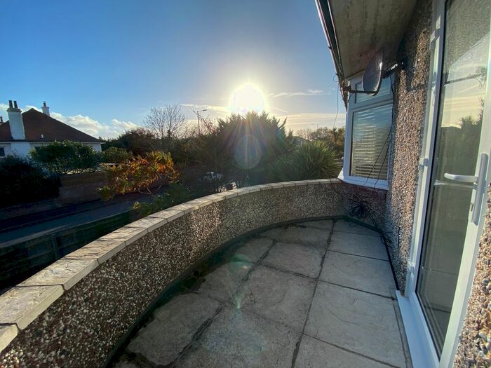 4 Bedroom Flat To Rent In Beechwood Avenue, Bournemouth, BH5