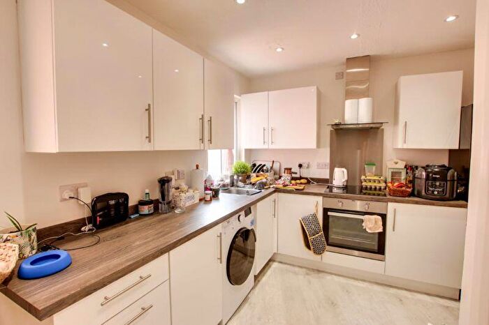 2 Bedroom Flat To Rent In White Hart Yard, Trowbridge, BA14