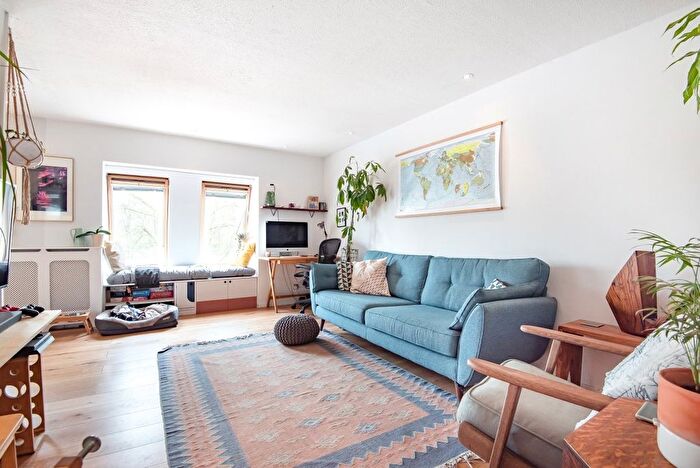 2 Bedroom Flat To Rent In Tintern Close, Wimbledon, London, SW19