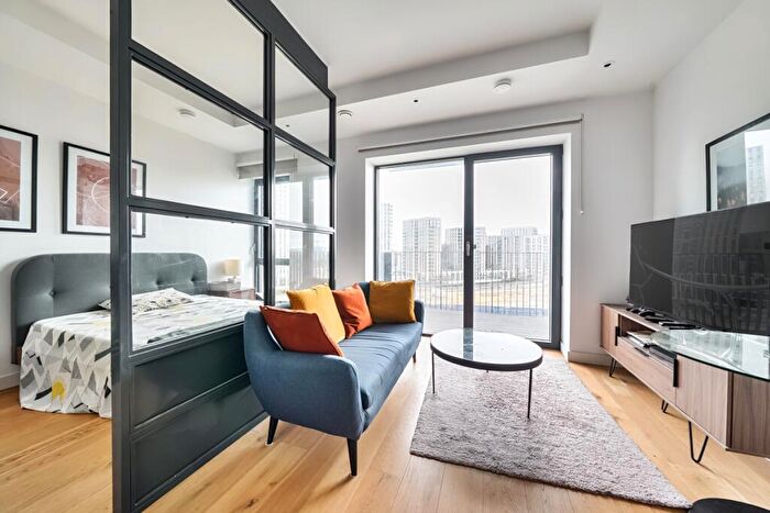 Flat For Sale In City Island Way London, E14