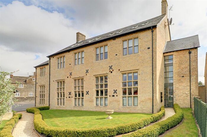 2 Bedroom Apartment For Sale In Westport Manor, Malmesbury, SN16