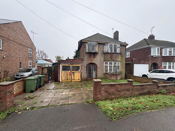 3 Bedroom Detached House For Sale In Broadway, Yaxley, Peterborough, PE7