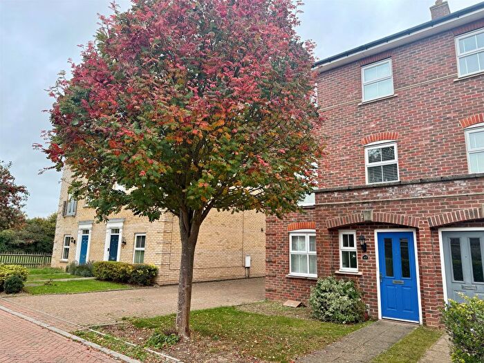 4 Bedroom Flat For Sale In Ringstone, Duxford, Cambridge, CB22