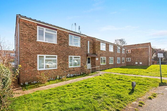 1 Bedroom Flat For Sale In Orchard Close, Stoke Mandeville, HP22
